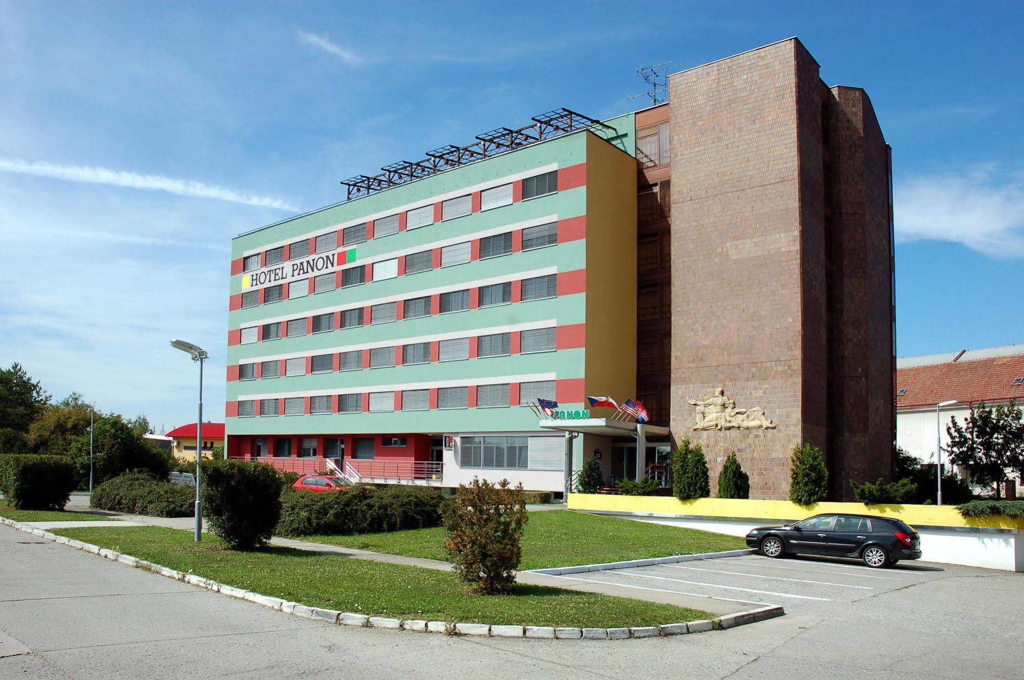 Hotel Panon Hodonín Buitenkant foto